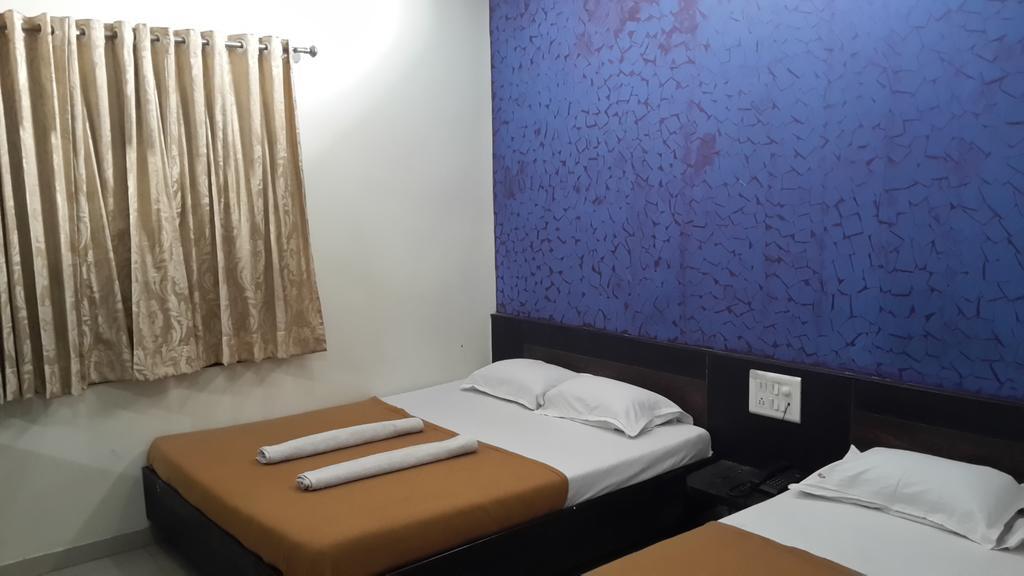 Hotel Sai Galaxy Inn Shirdi Exterior photo