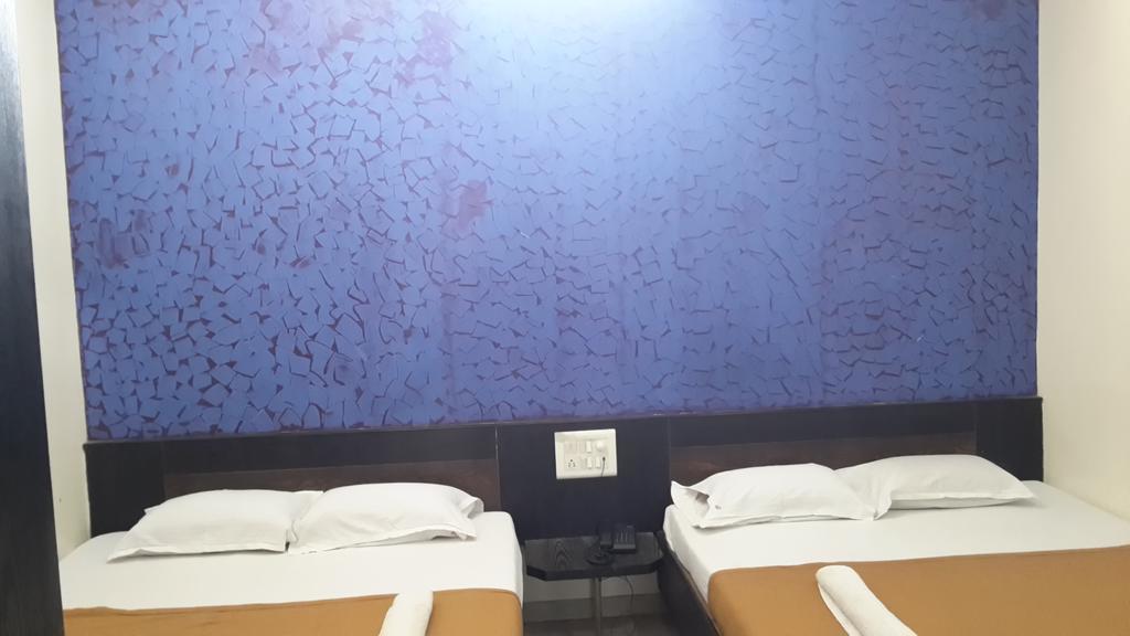 Hotel Sai Galaxy Inn Shirdi Exterior photo