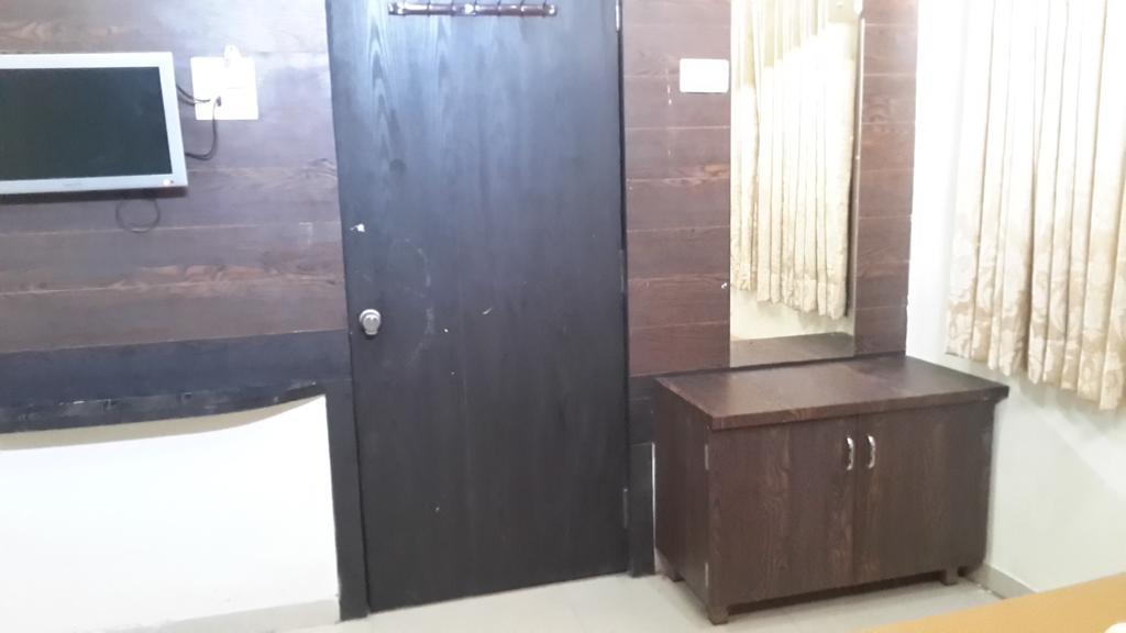 Hotel Sai Galaxy Inn Shirdi Exterior photo