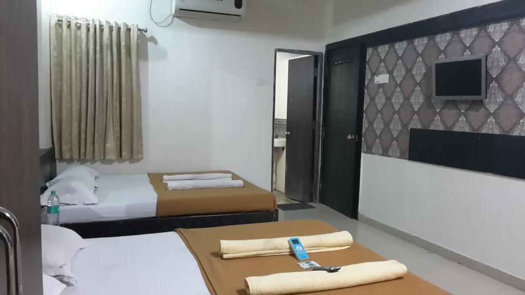 Hotel Sai Galaxy Inn Shirdi Exterior photo