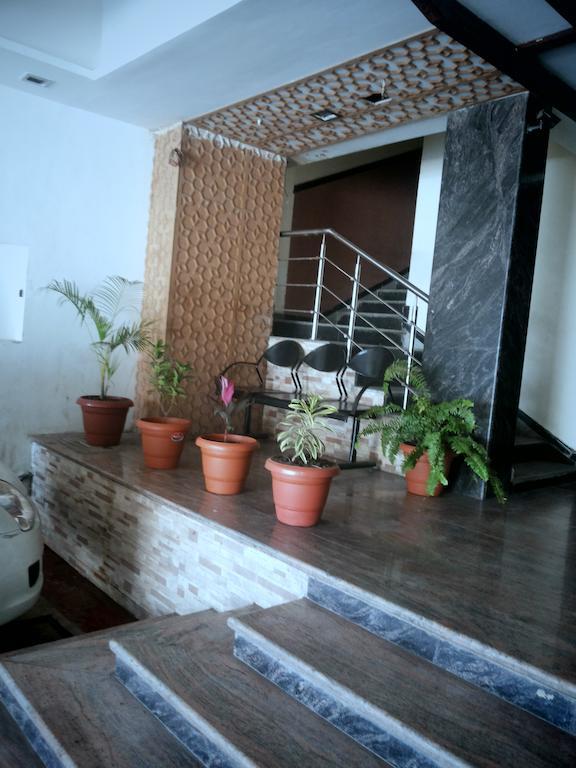 Hotel Sai Galaxy Inn Shirdi Exterior photo