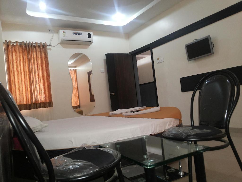 Hotel Sai Galaxy Inn Shirdi Room photo