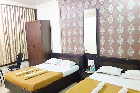 Hotel Sai Galaxy Inn Shirdi Exterior photo