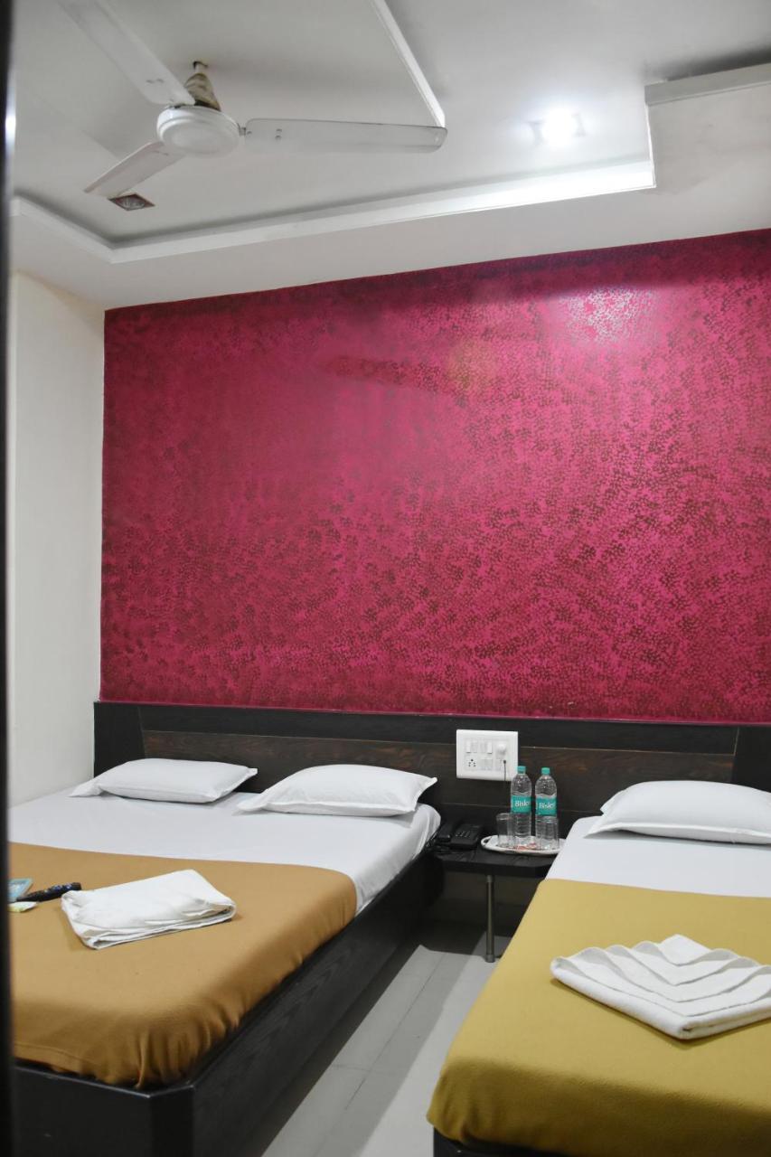 Hotel Sai Galaxy Inn Shirdi Exterior photo